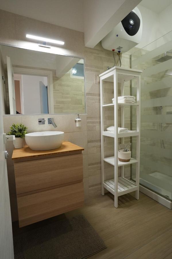 Luxury Rooms Paoli 19 Cagliari Exteriör bild